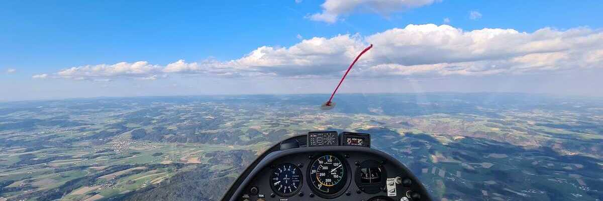 Flugwegposition um 15:53:43: Aufgenommen in der Nähe von Gemeinde Neumarkt im Mühlkreis, Österreich in 1683 Meter